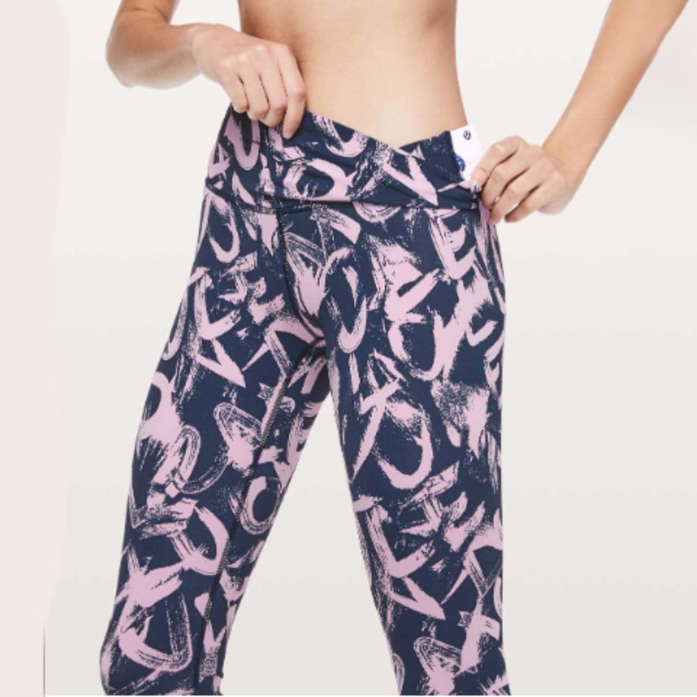 Rare Lululemon Wunder Under High-Rise Leggings in Graffiti Pop, Pink, Navy, 10